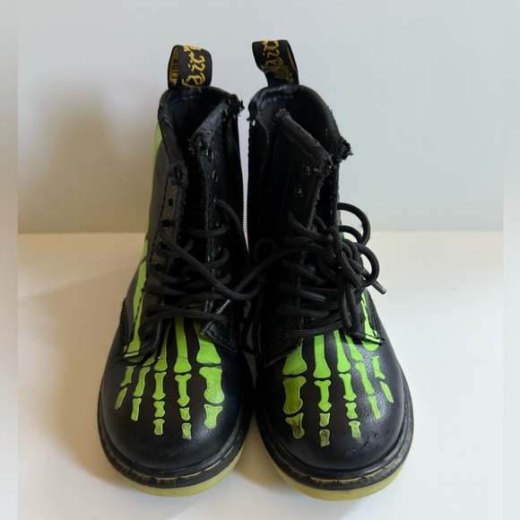 Dr Martens RARE Delaney Skelly glow boots toddler 8 - Picture 2 of 7